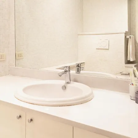 Charme & Chic San Giacomo Apartment *