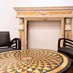 Apartment Charme & Chic San Giacomo Rom