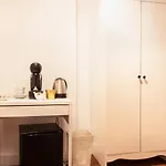 Charme & Chic San Giacomo Apartment Rom
